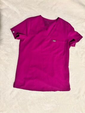 Figs Catrina scrub Top in Bright Fuchsia